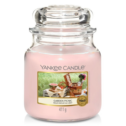 Yankee Candle Aromatická sviečka Classic strednej Garden Picnic 411 g